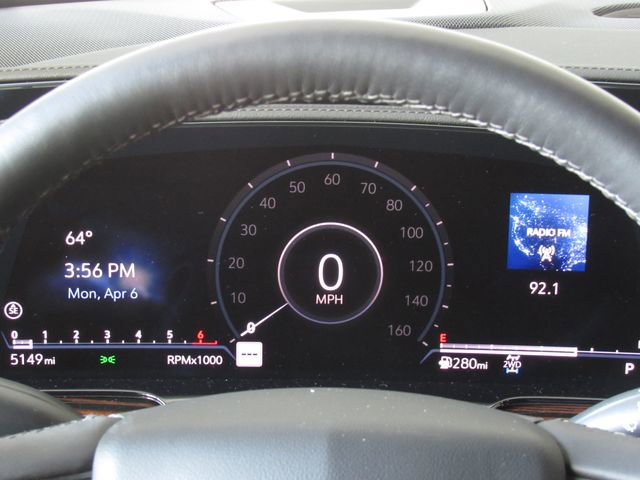 Used 2024 Cadillac Escalade ESV Luxury AWD/4WD image 26