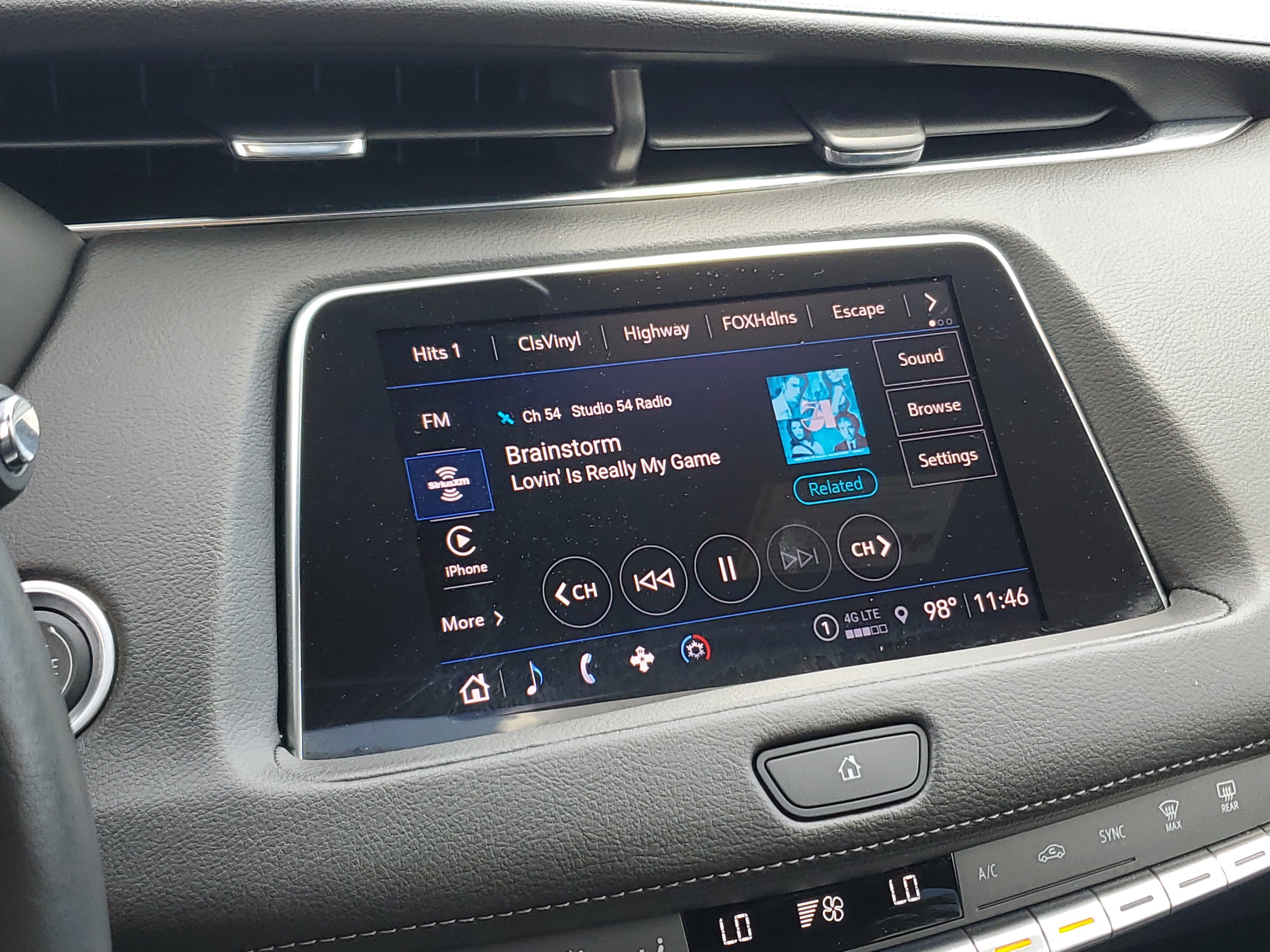 Certified 2023 Cadillac XT4 Luxury w/ Cold Weather Package FWD image 29