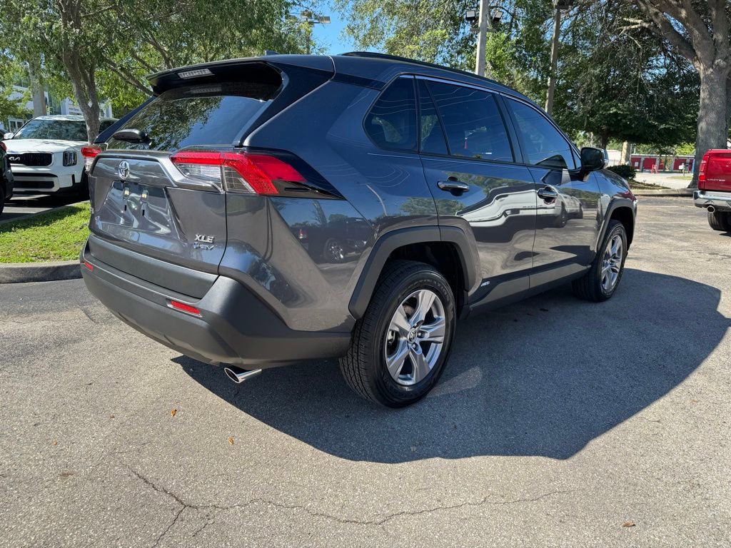 Used 2025 Toyota RAV4 XLE AWD/4WD image 5