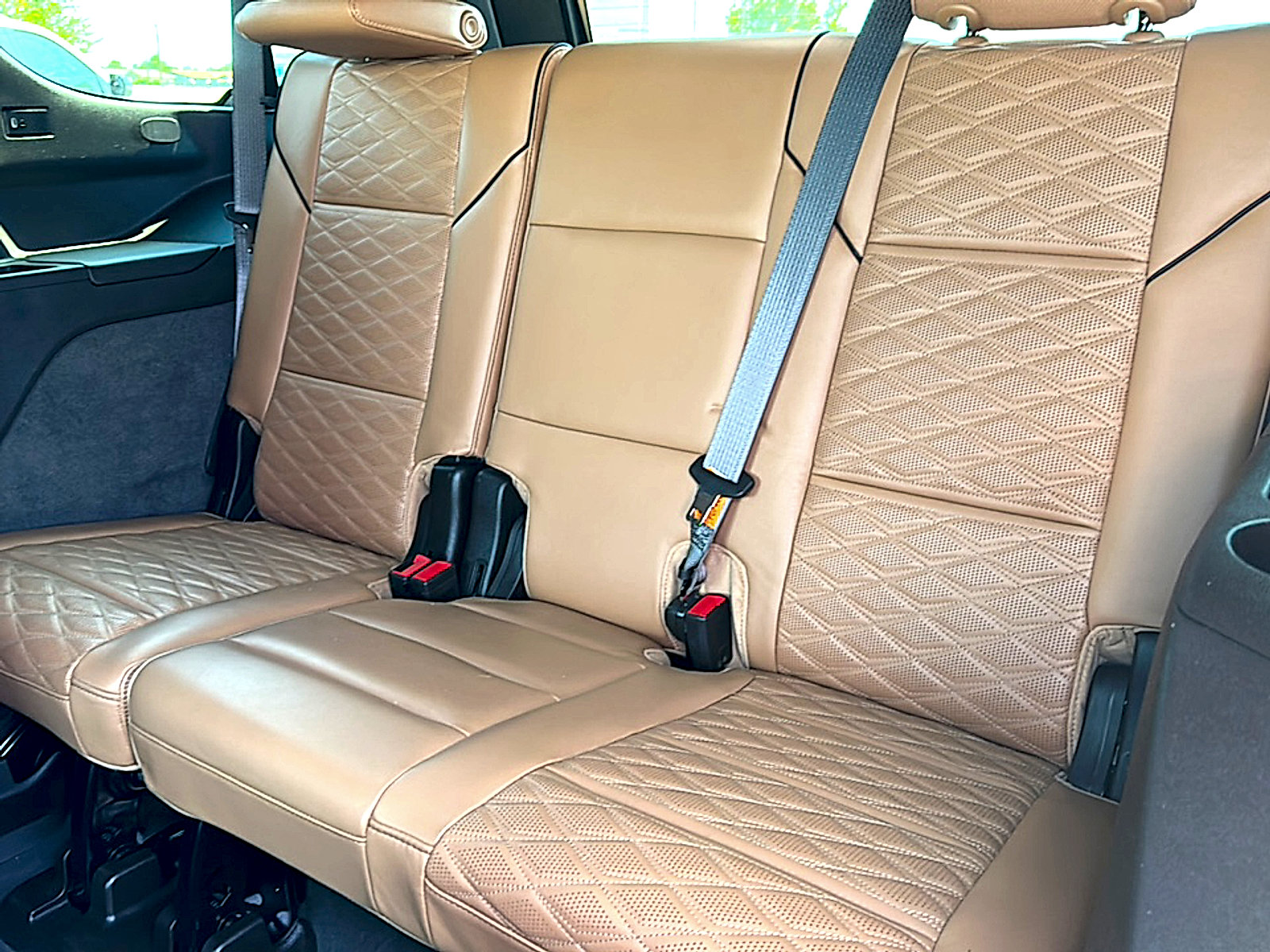 Used 2021 Cadillac Escalade Premium Luxury AWD/4WD image 21