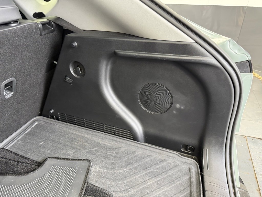 Used 2025 Hyundai Kona Limited image 58