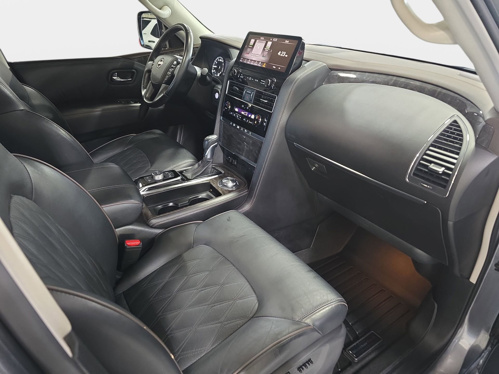 Used 2023 Nissan Armada Platinum w/ Captain's Chairs Package AWD/4WD image 10