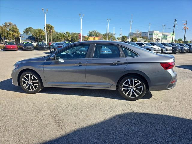 New 2026 Volkswagen Jetta SE FWD image 5
