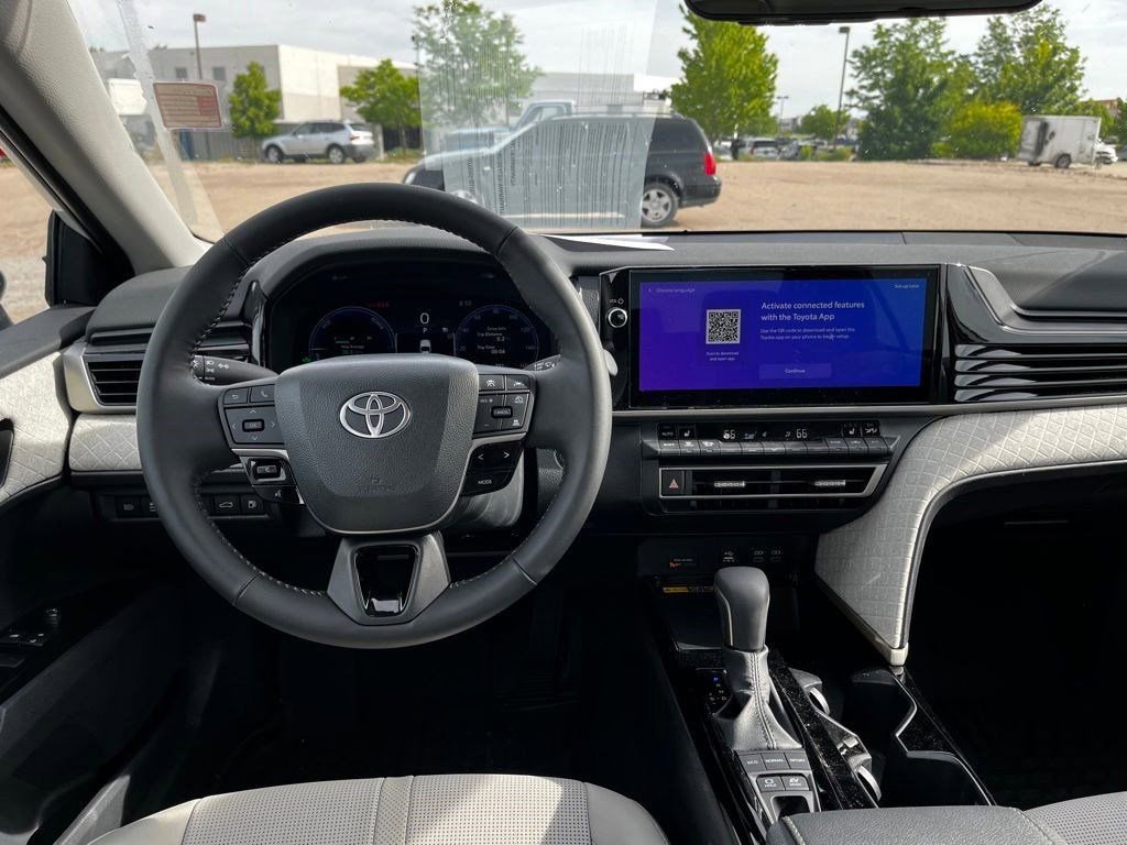 Used 2026 Toyota Camry XLE AWD/4WD image 15