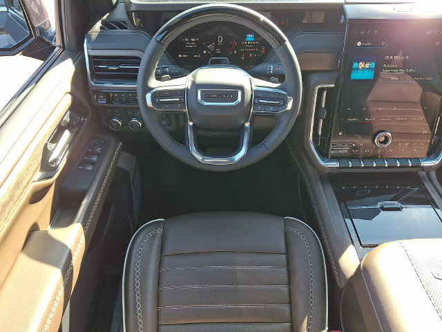 Used 2025 GMC Yukon Denali Ultimate AWD/4WD image 3