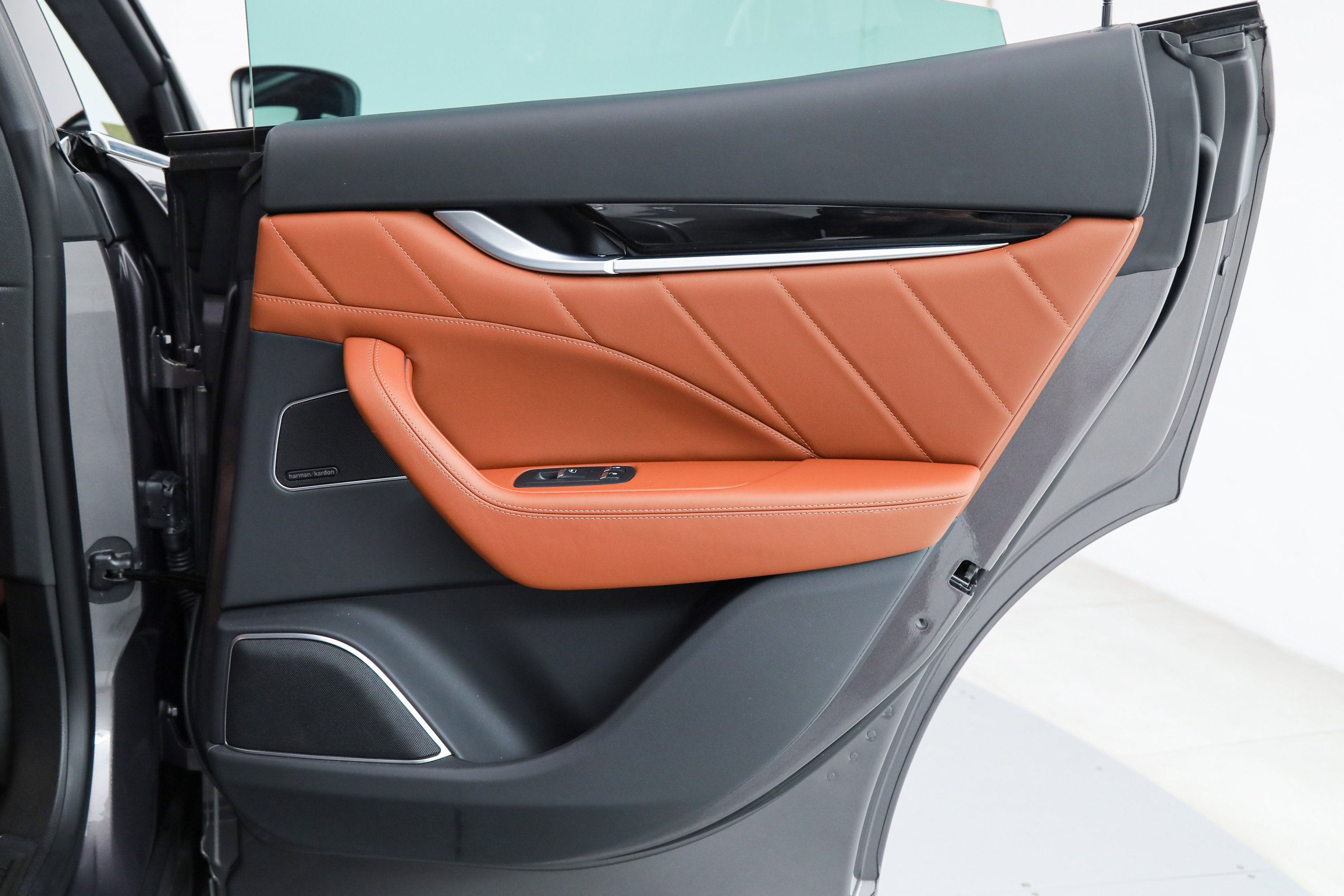 Certified 2023 Maserati Levante GT image 13