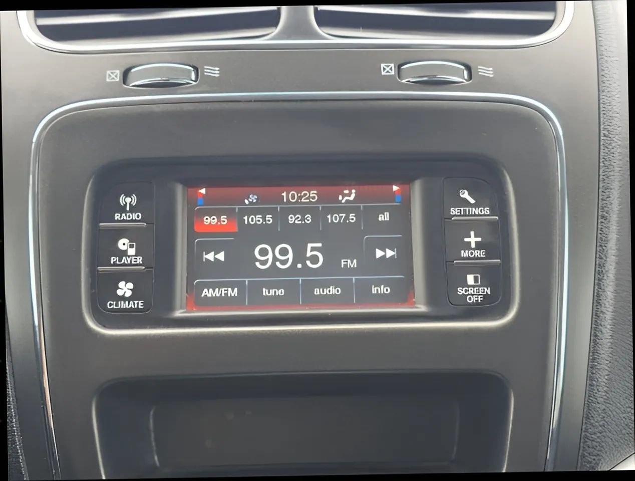 Used 2018 Dodge Journey SE image 26