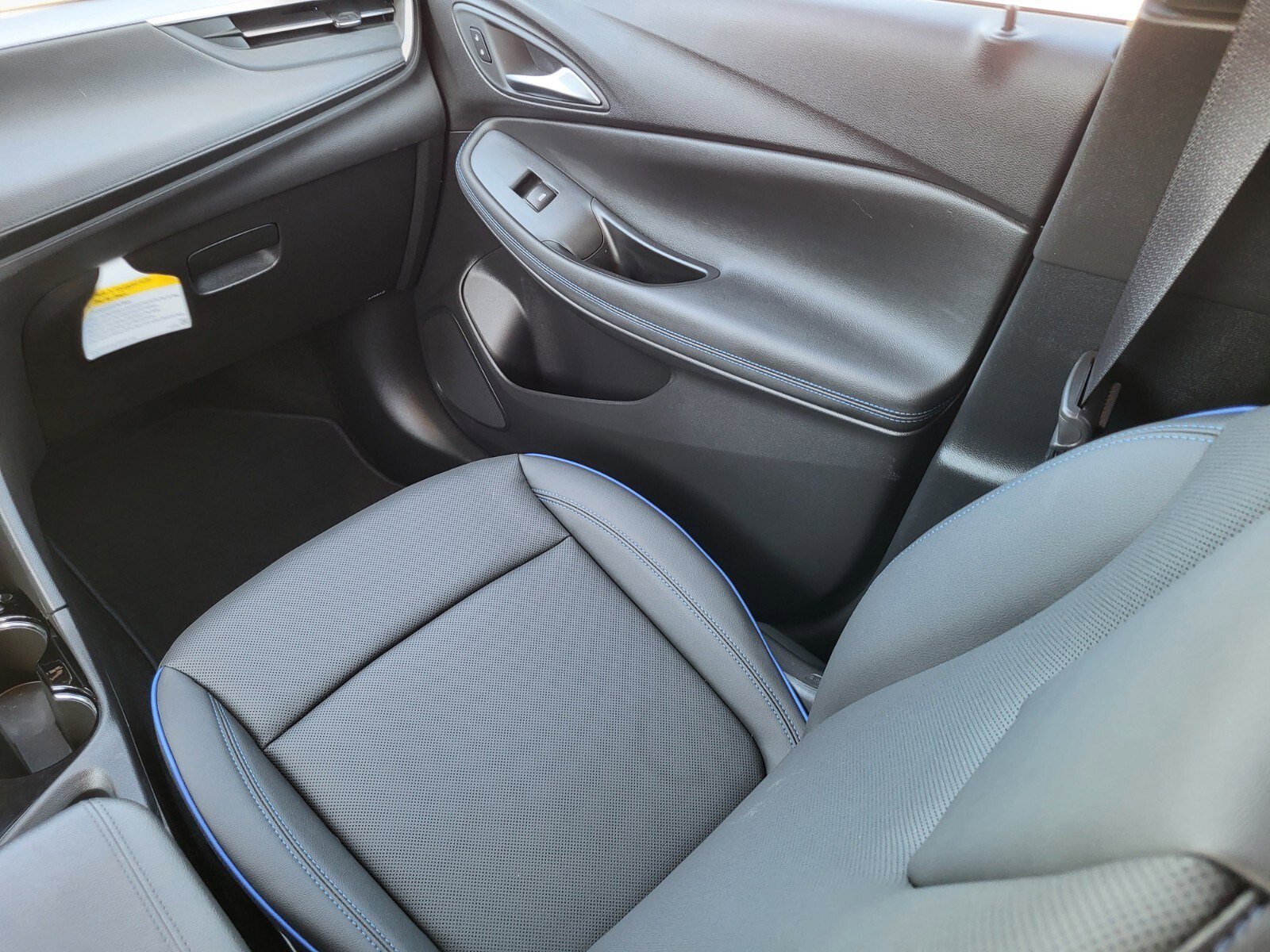 Used 2025 Buick Encore GX Sport Touring image 16