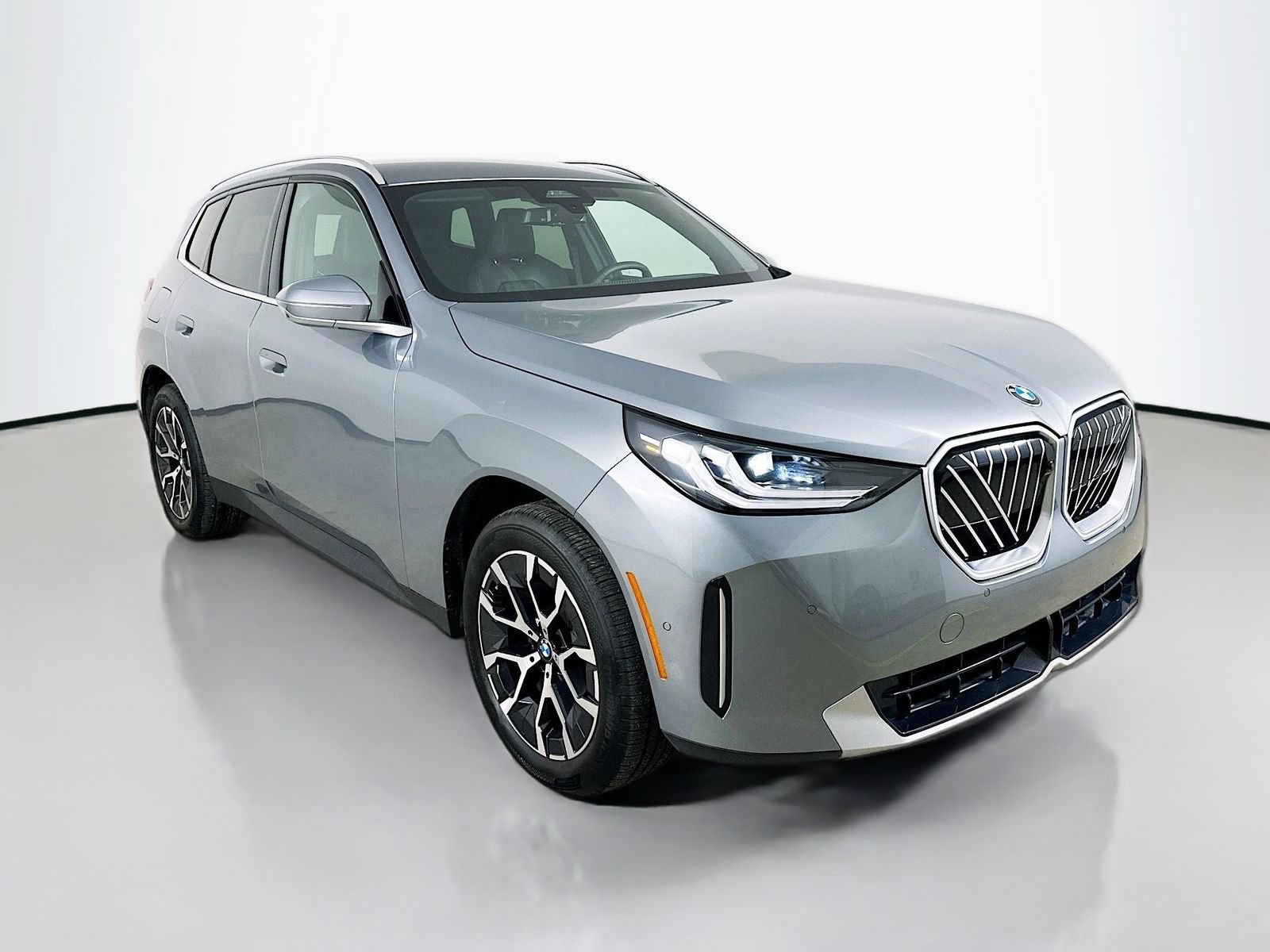 Used 2026 BMW X3 xDrive30i w/ Premium Package AWD/4WD image 3