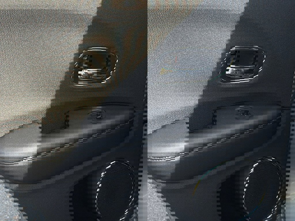 Used 2022 Honda HR-V EX image 9