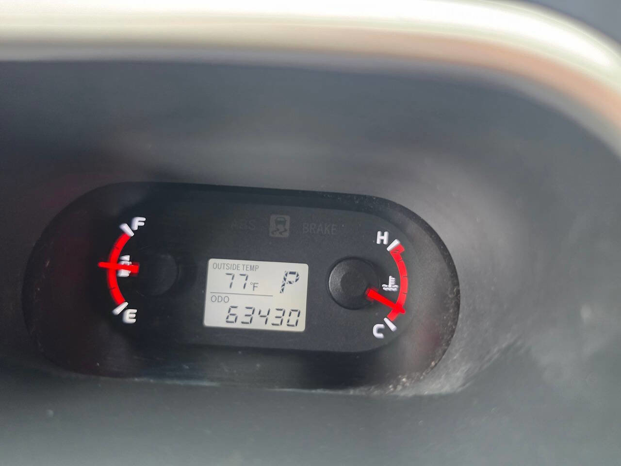 Used 2009 Pontiac Vibe w/ Preferred Package FWD image 45