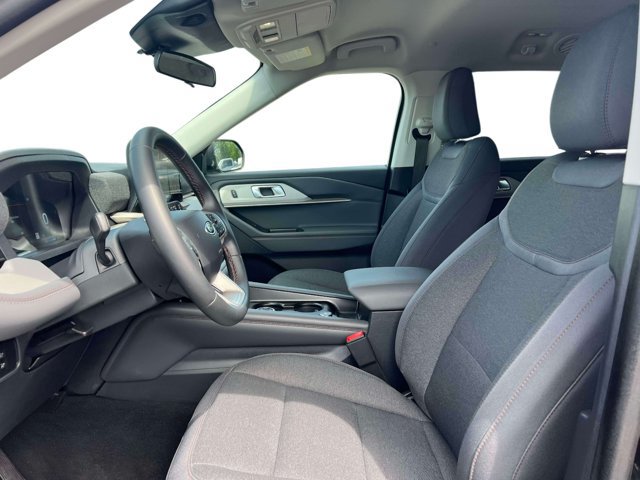 Used 2026 Ford Explorer Active AWD/4WD image 21