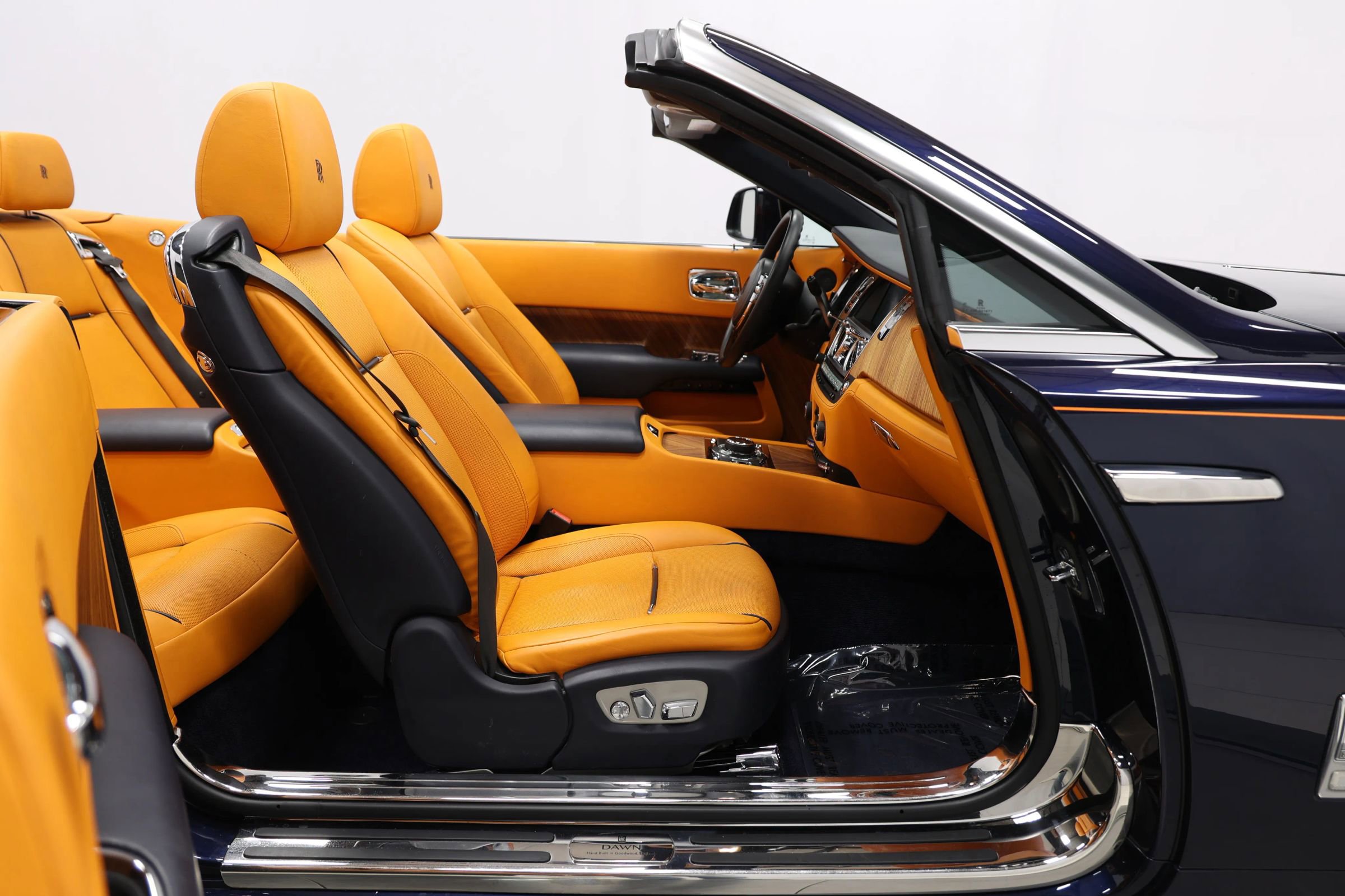 Used 2016 Rolls-Royce Dawn image 75