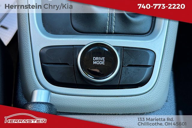 Used 2024 Hyundai Venue SEL image 21