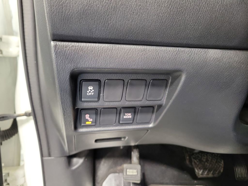 Used 2019 Nissan Pathfinder SV image 22