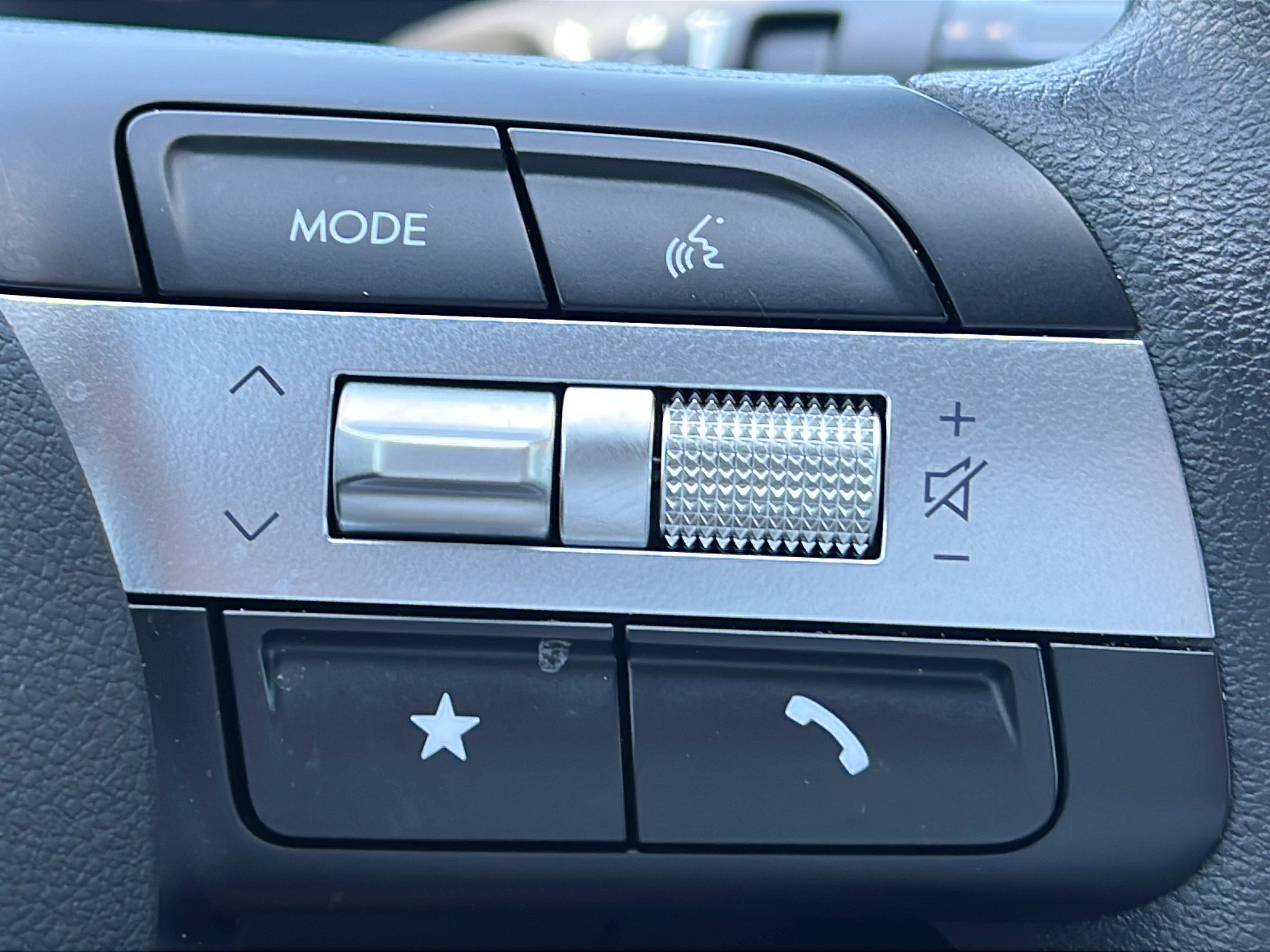 Certified 2025 Hyundai Santa Cruz SEL FWD image 20