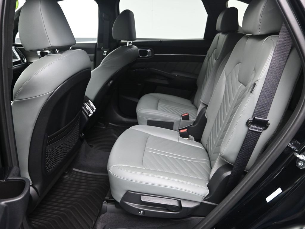 Certified 2025 Kia Sorento SX Prestige w/ Sage Leather Package image 32