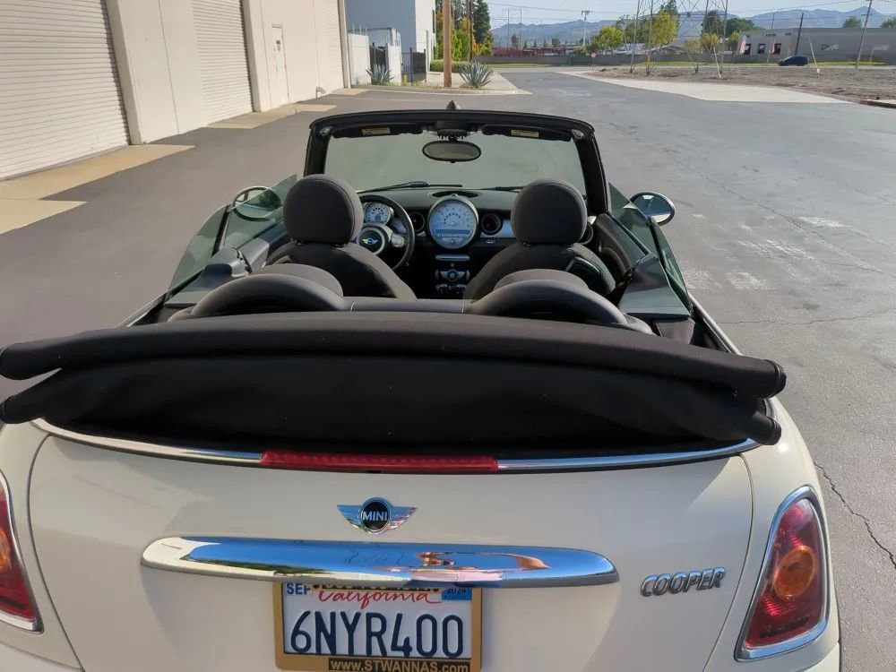 Used 2010 MINI Cooper Convertible image 24