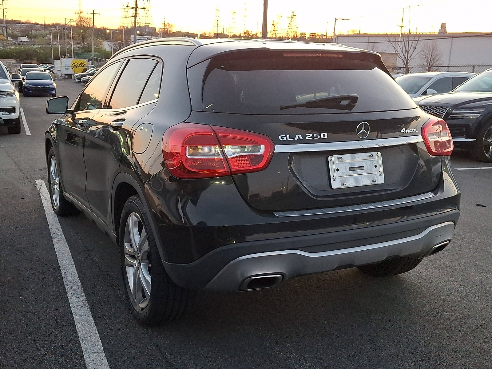 Used 2018 Mercedes-Benz GLA 250 4MATIC image 4