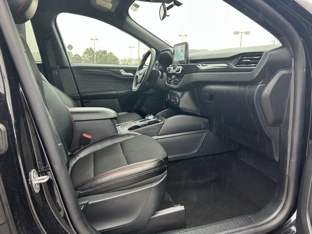 Used 2025 Ford Escape ST-Line AWD/4WD image 28