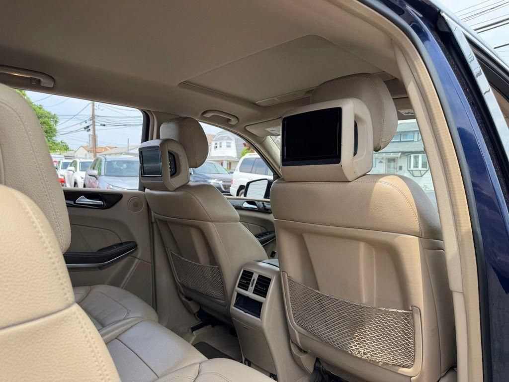 Used 2014 Mercedes-Benz GL 450 4MATIC image 16