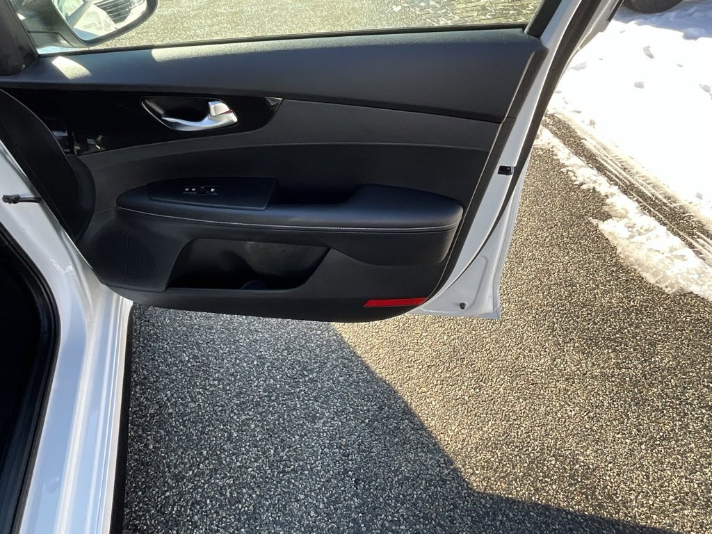 Used 2022 Kia Forte GT-Line image 23