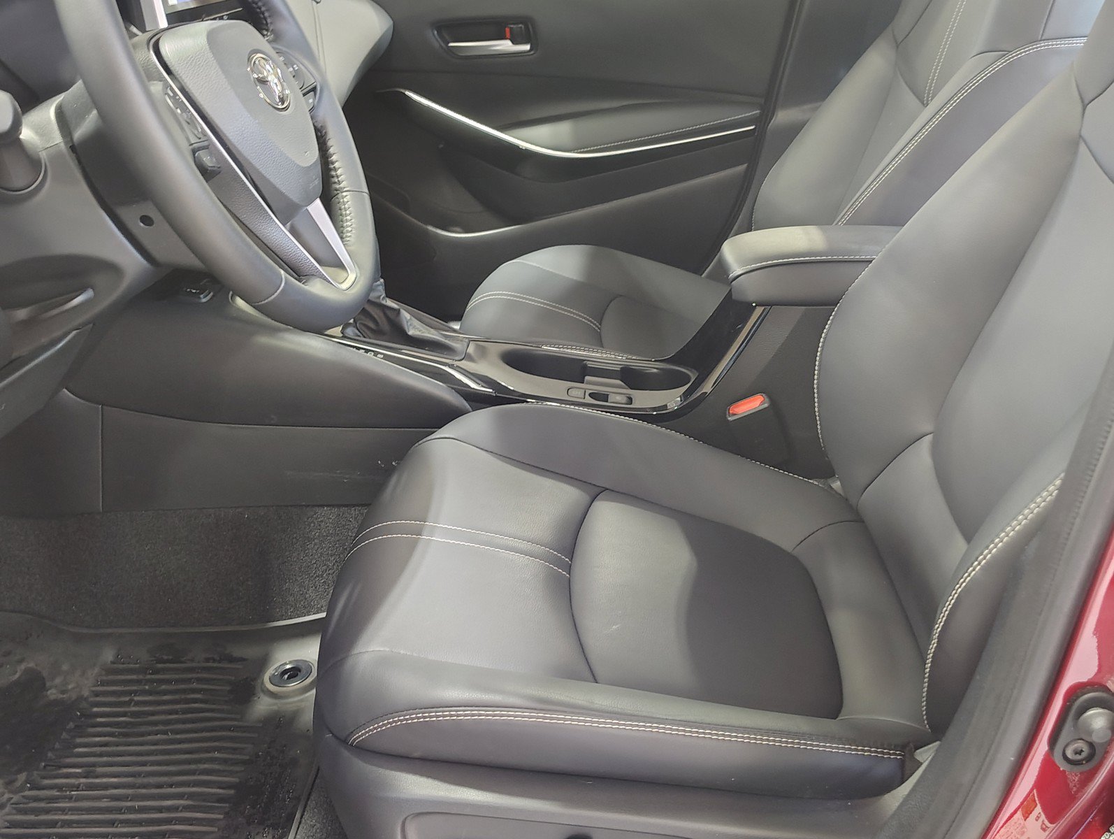Used 2026 Toyota Corolla XLE FWD image 27