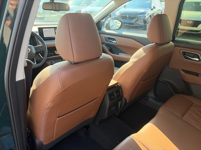 Used 2026 Nissan Rogue Platinum AWD/4WD image 23