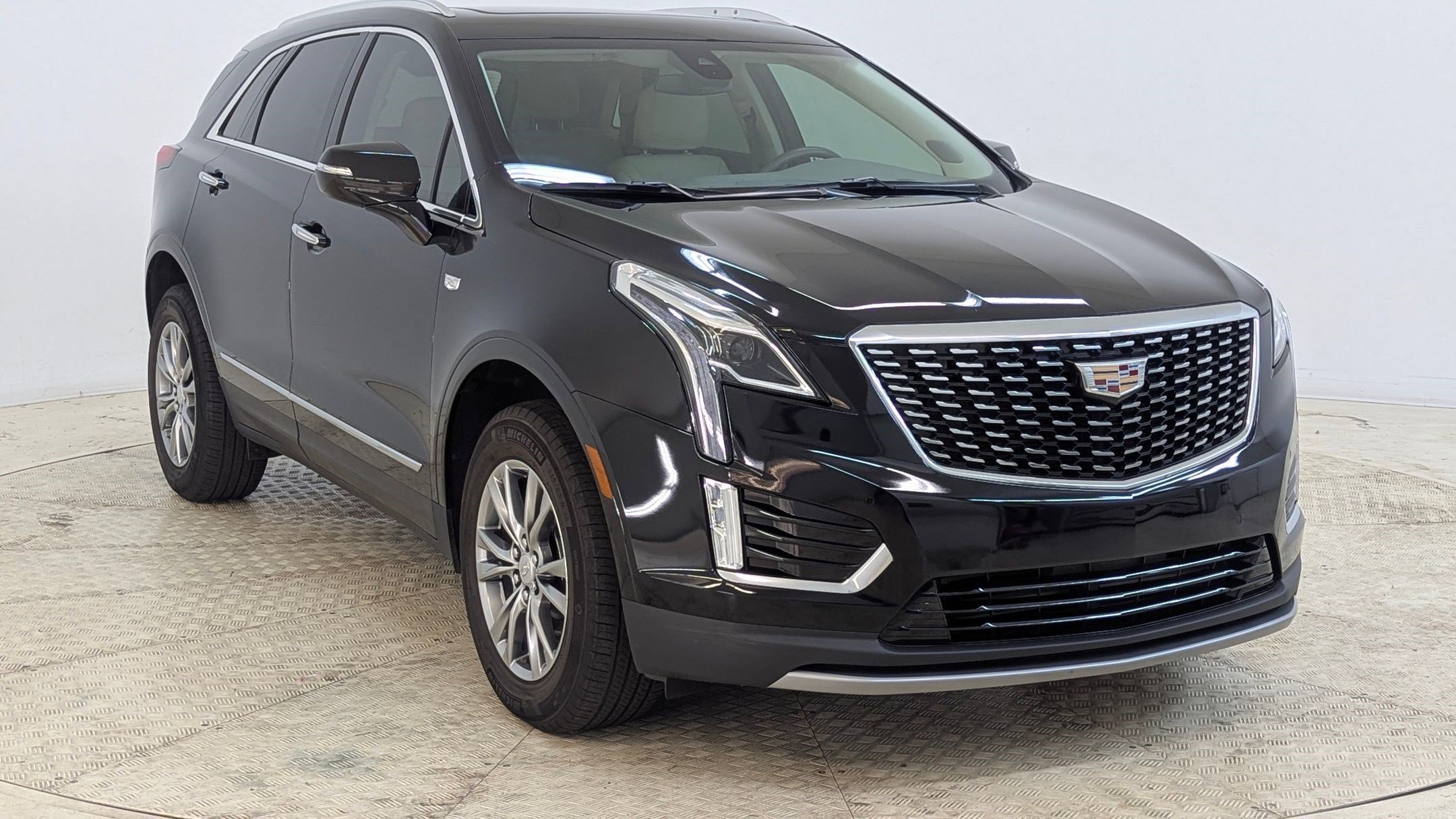 Certified 2023 Cadillac XT5 Premium Luxury image 7