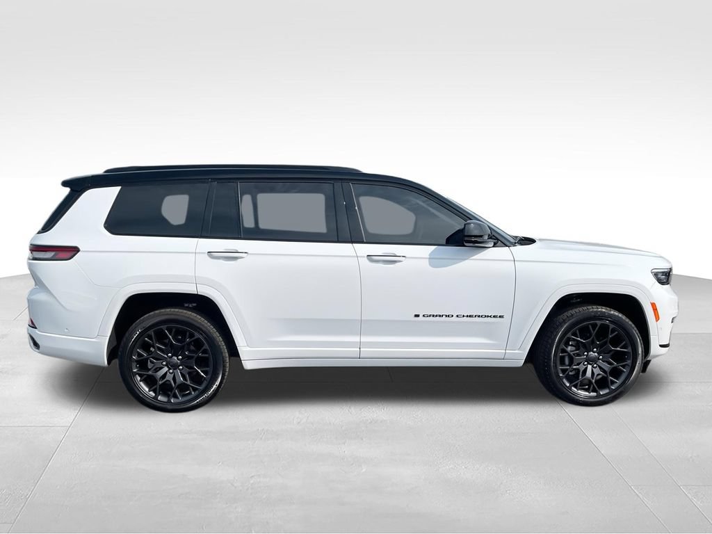 Used 2025 Jeep Grand Cherokee L Summit AWD/4WD image 9