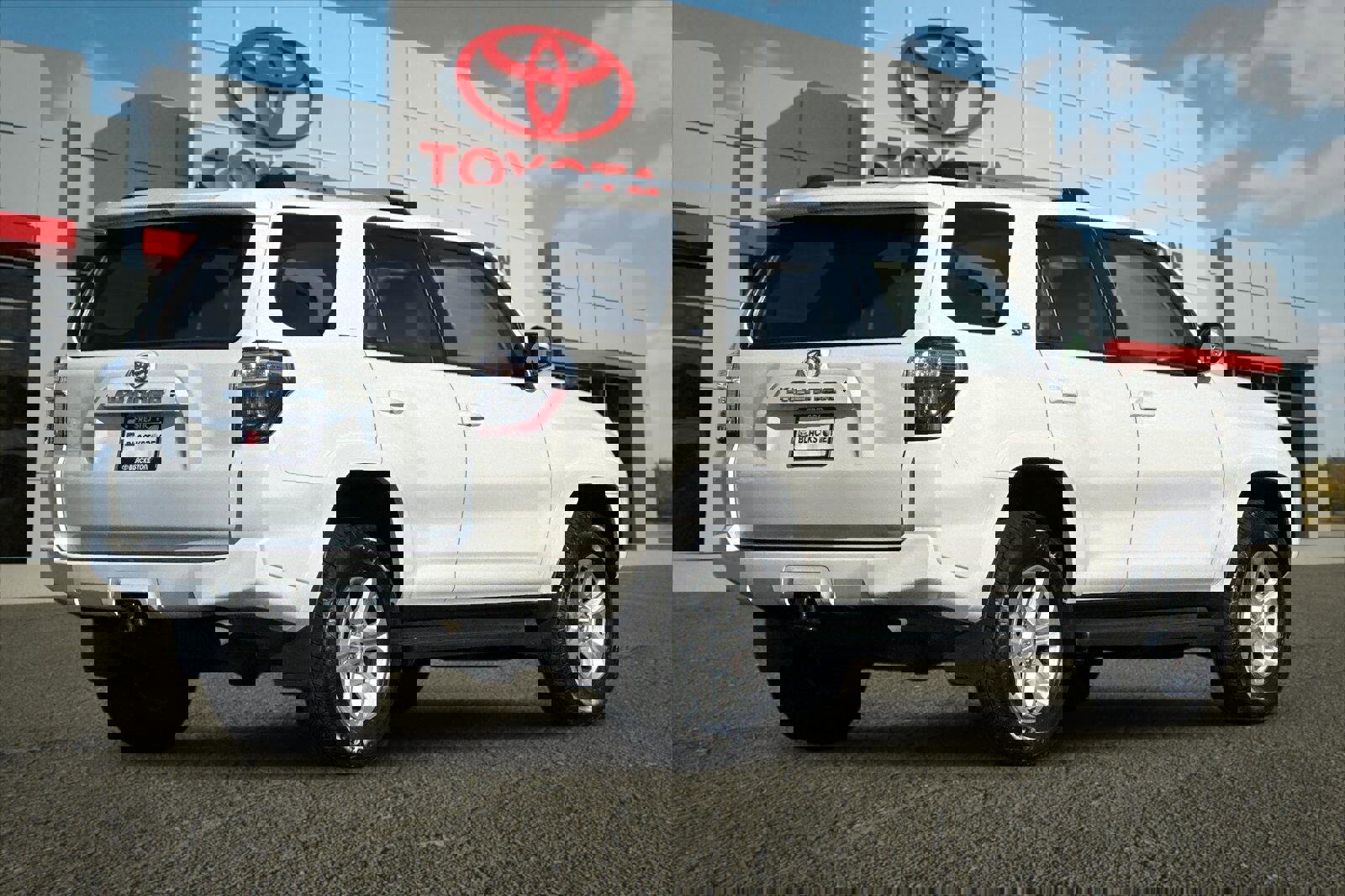 Certified 2024 Toyota 4Runner SR5 Premium image 3