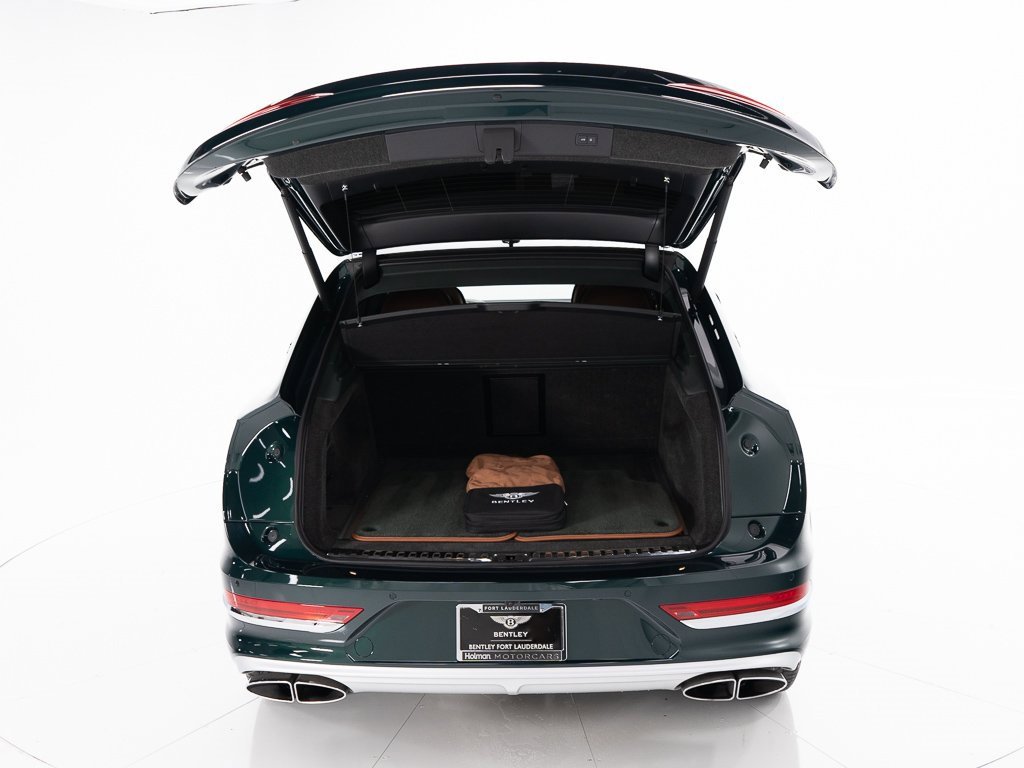 Used 2025 Bentley Bentayga Extended Wheelbase image 46