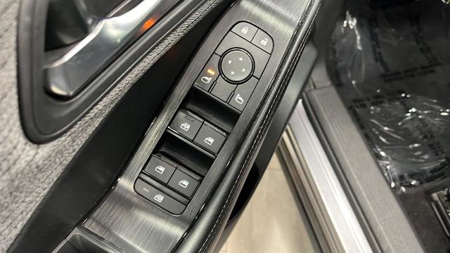 Used 2023 Nissan Rogue SV AWD/4WD image 20
