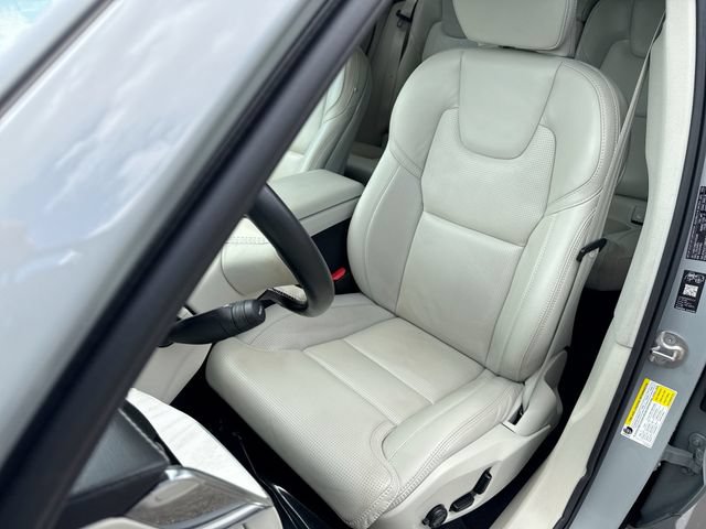 Certified 2026 Volvo XC60 B5 Ultra AWD/4WD image 16