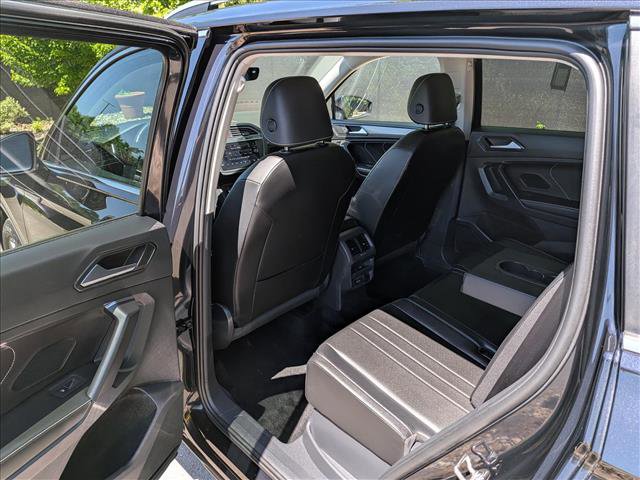 Used 2023 Volkswagen Tiguan SE AWD/4WD image 20