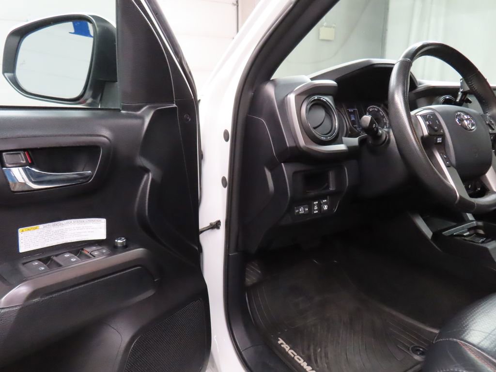 Used 2017 Toyota Tacoma TRD Pro image 39