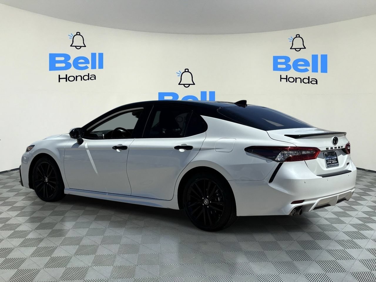 Used 2023 Toyota Camry XSE w/ Navigation Package FWD image 3