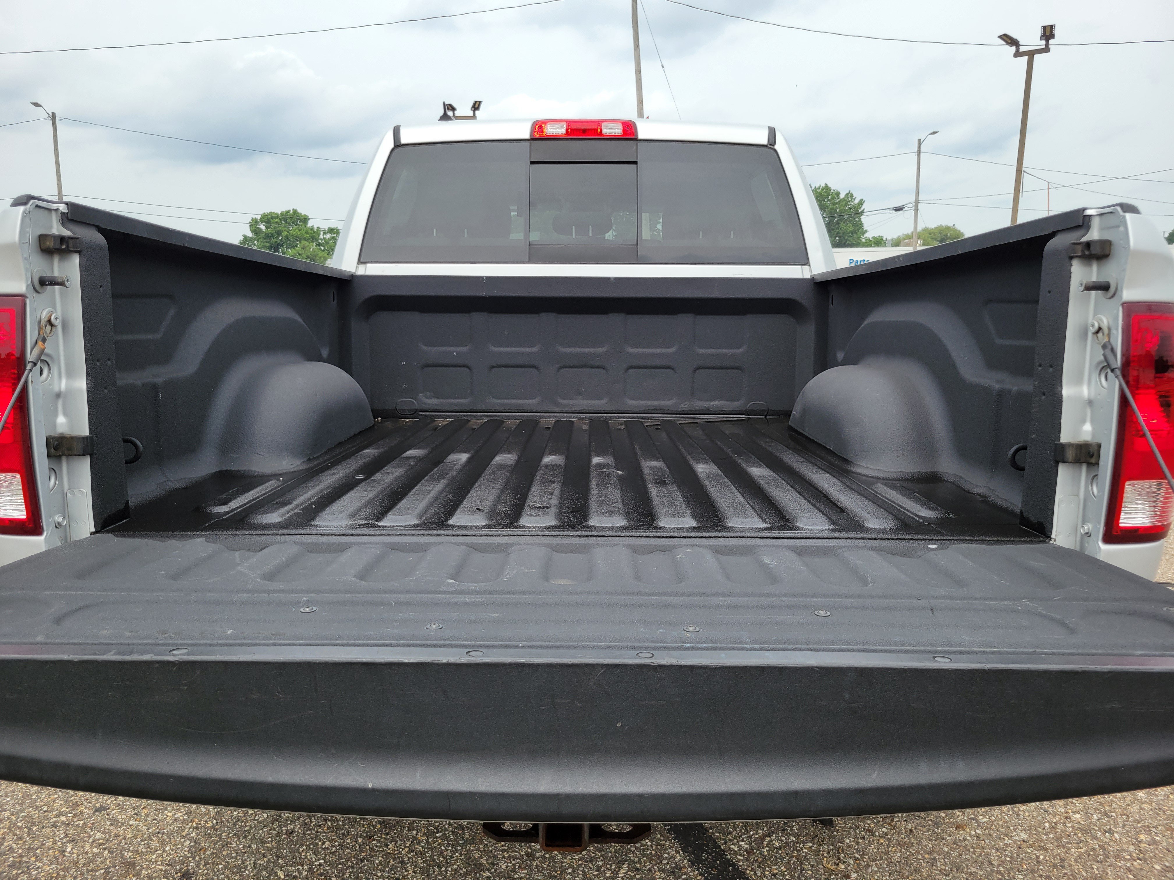 Used 2019 RAM 1500 Classic SLT w/ Luxury Group AWD/4WD image 23
