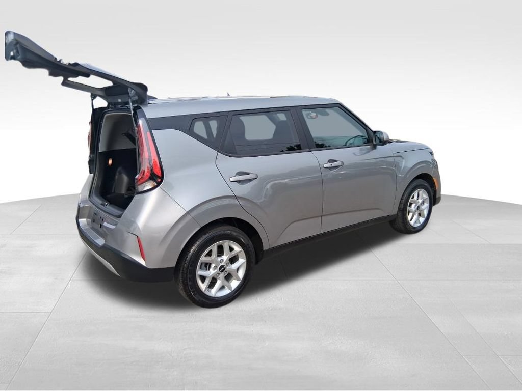 Used 2025 Kia Soul S FWD image 18