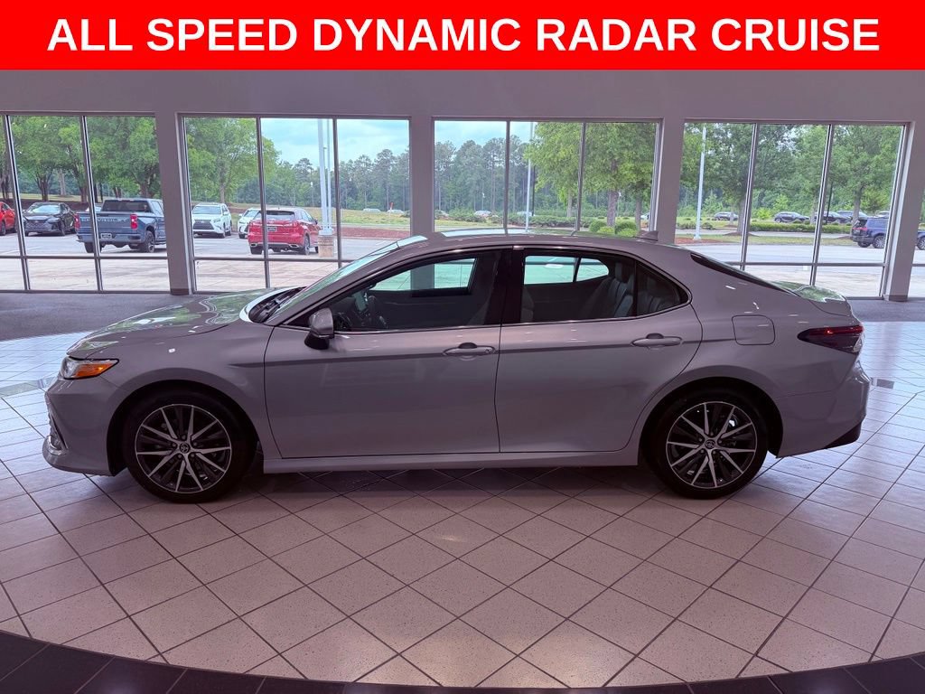 Used 2022 Toyota Camry XLE FWD image 4