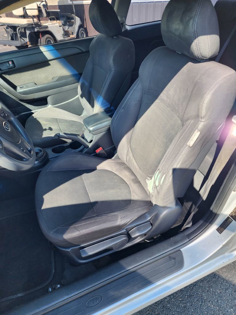 Used 2010 Kia Forte Koup EX image 8