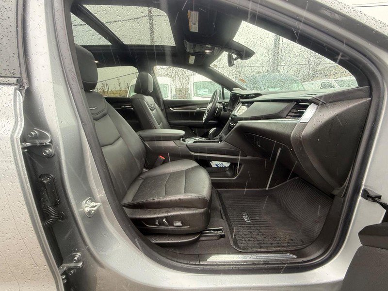 Used 2025 Cadillac XT5 Sportv w/ Technology Package image 13
