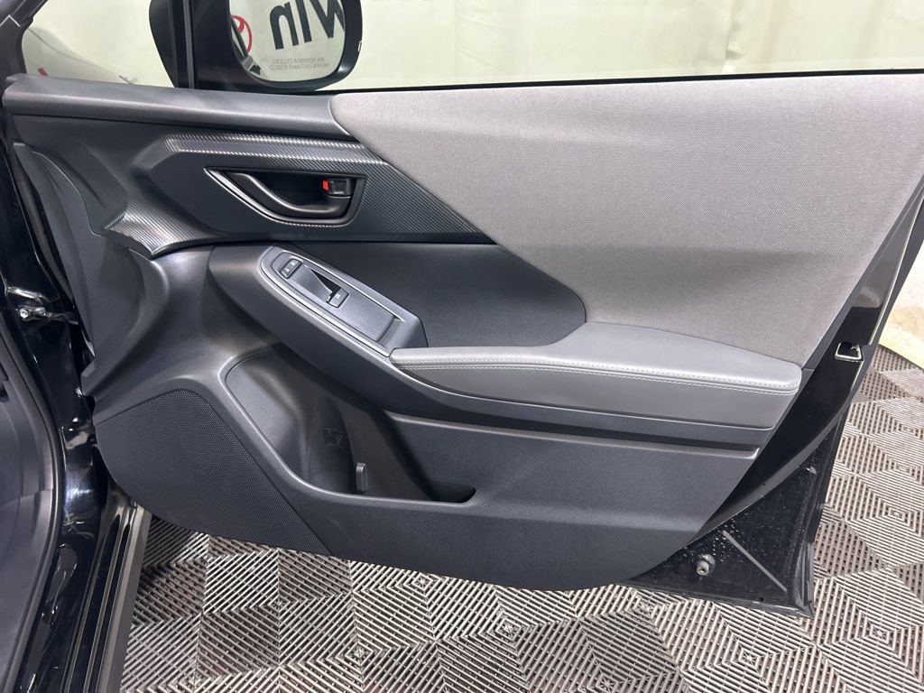 Used 2025 Subaru Crosstrek 2.0i Premium image 9