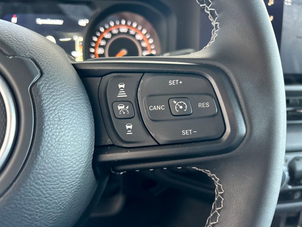 Used 2025 Jeep Wrangler Unlimited Rubicon AWD/4WD image 19