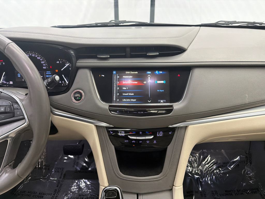 Used 2018 Cadillac XT5 Luxury w/ Driver Awareness Package image 31