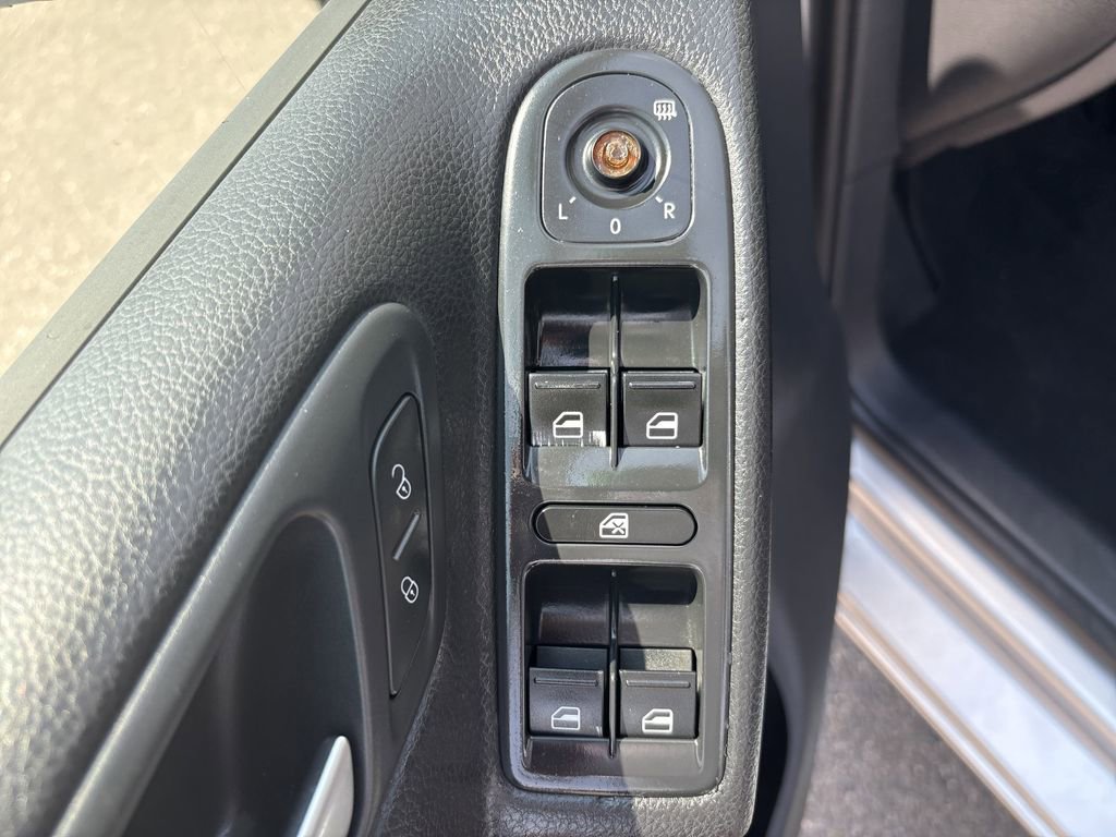 Used 2013 Volkswagen Golf 4-Door image 11