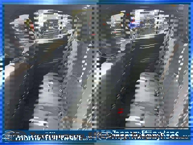 Used 2025 Toyota Camry SE image 12