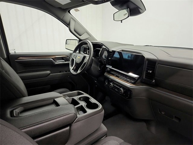 Used 2023 Chevrolet Silverado 1500 LT image 30