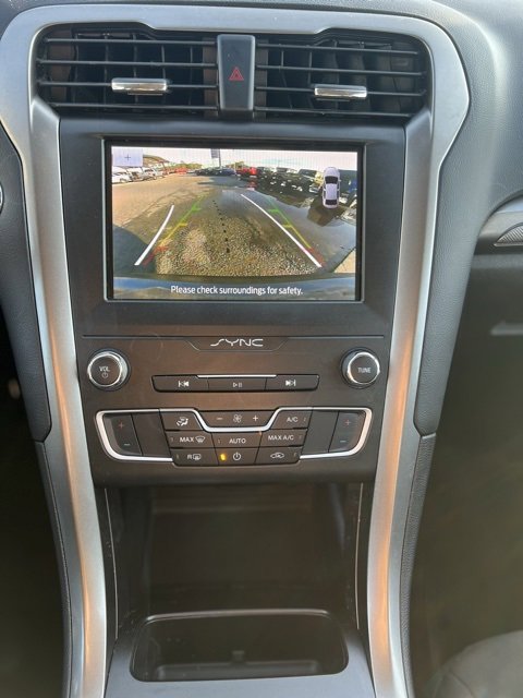 Used 2019 Ford Fusion SE image 12
