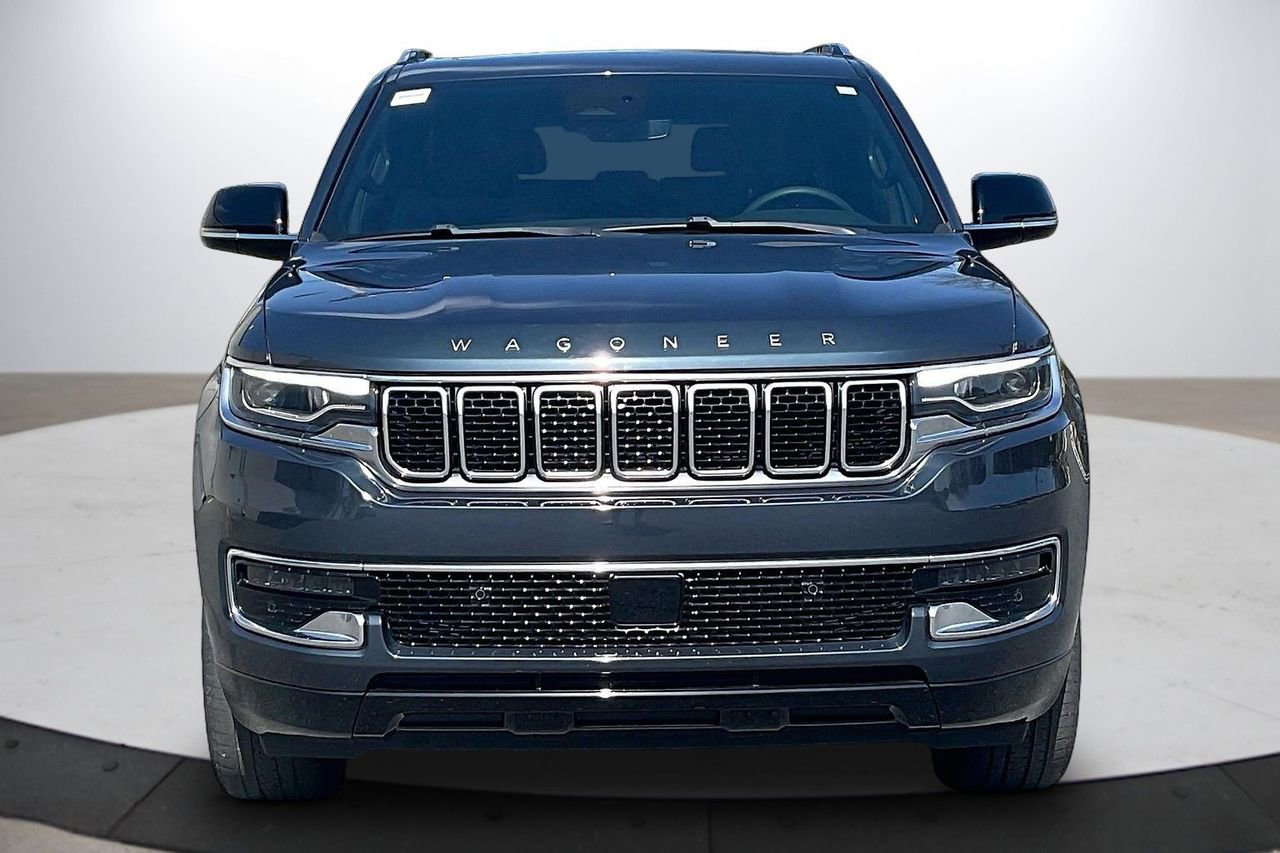 Used 2023 Jeep Wagoneer 4WD w/ Premium Group I image 3